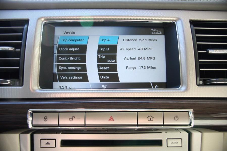  Jaguar XF 2008 года  (фото 138 из 175)